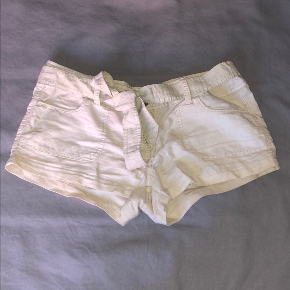 AEROPOSTALE SAND COLORED SHORT SHORTS
